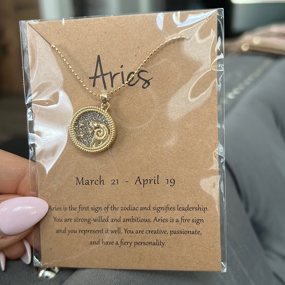 NWT Aries Constellation Gold Chain Zodiac Sign Round Pendant Necklace